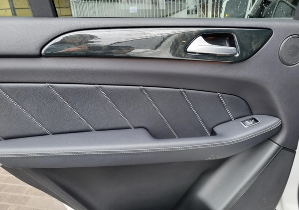 Mercedes-Benz GL cena 169900 przebieg: 24817, rok produkcji 2016 z Warszawa małe 704